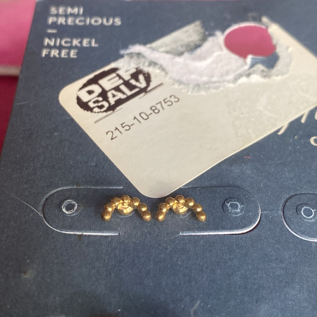 Universal Thread Antique Gold Earrings 5$